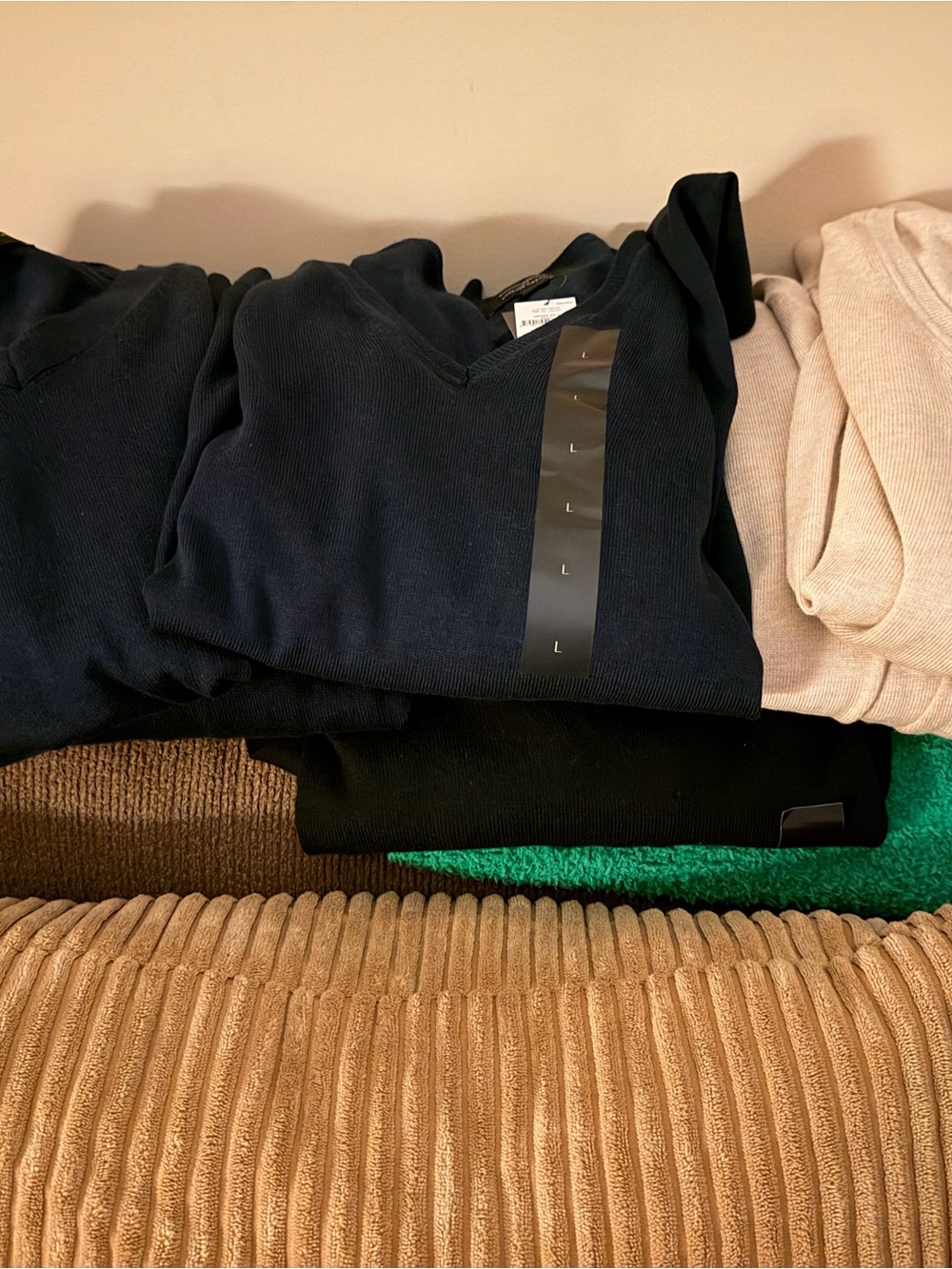Bundle 6 banana republic v necks - Picture 2 of 10